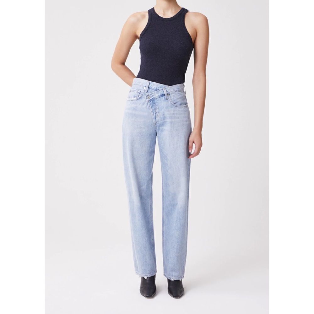 Agoldeย CrissโCrossโJeans